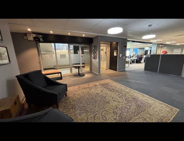 BUSINESS PROPERTY TO RENT IN PAARDEN EILAND